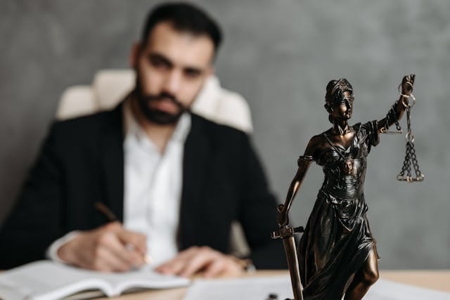 Solicitor Suspended After Ignoring Court and Regulator