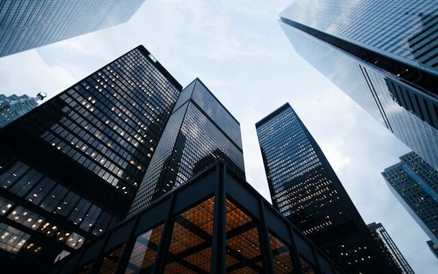 Linklaters, Paul Weiss and Sidley Advise on Evri-DHL Merger