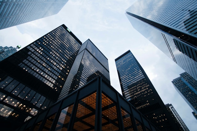 Linklaters, Paul Weiss and Sidley Advise on Evri-DHL Merger