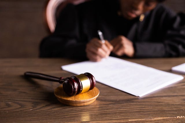 Survey Finds One in Three Pupil Barristers Recommend Career