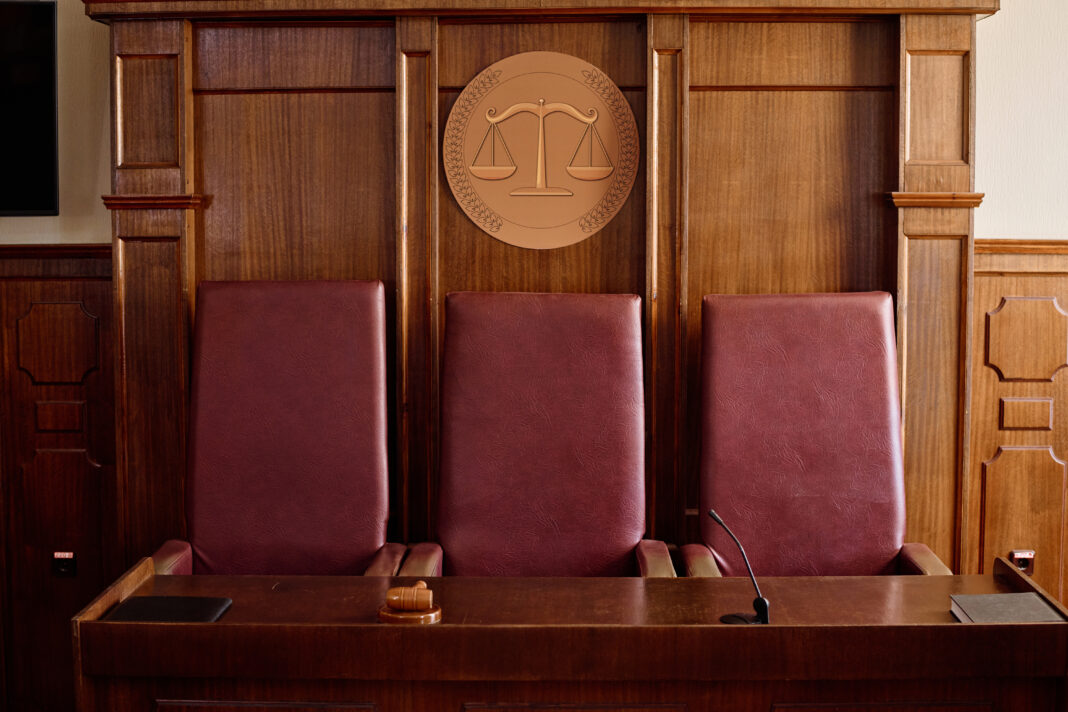 High Court grants rights of audience to struck-off solicitor to resolve ongoing case