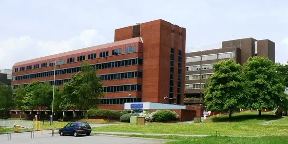 AI adoption and employee ownership drive staff bonuses at UK law firms