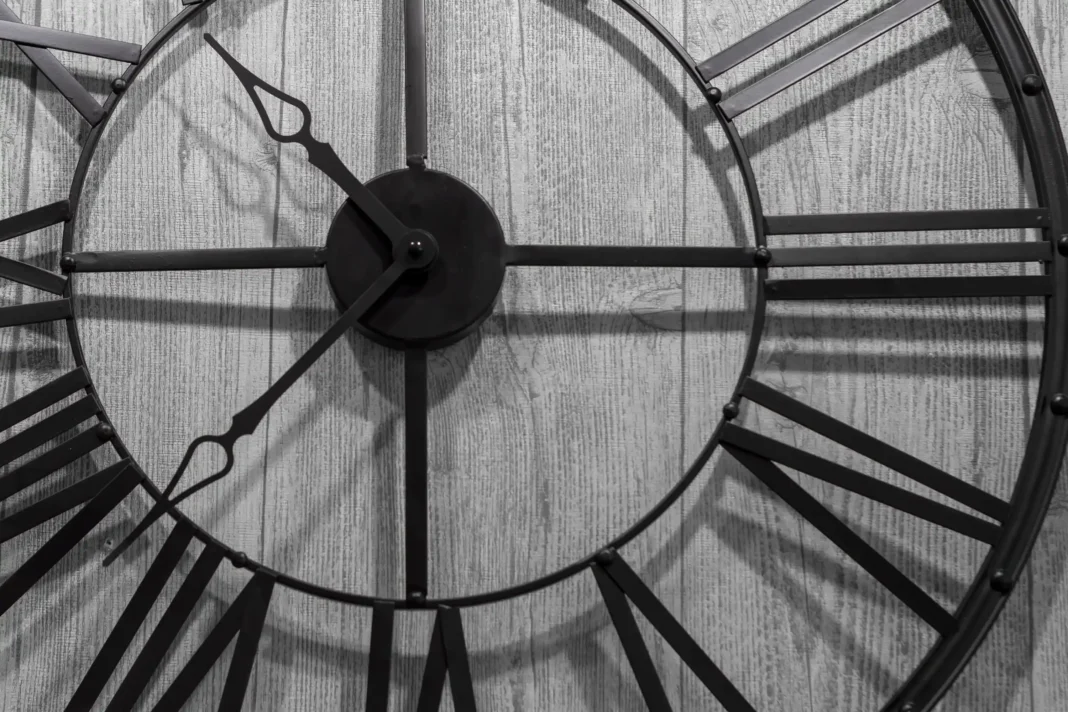 Solicitor Struck Off After Billing 28 Hour Days to Boost Bonus